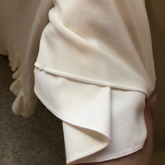 Cold shoulder ruffle mini dress - Picture 4 of 8